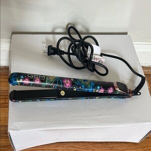 M. Gemi Floral Ceramic Hair Straightener in Black and Pink